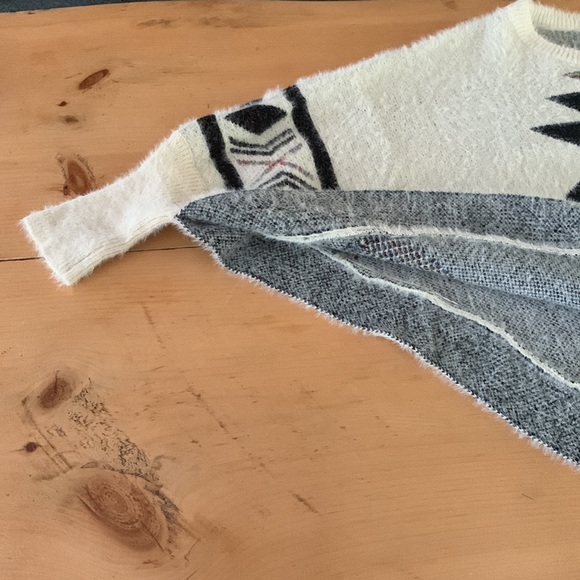 Sweater poncho - Picture 4 of 10